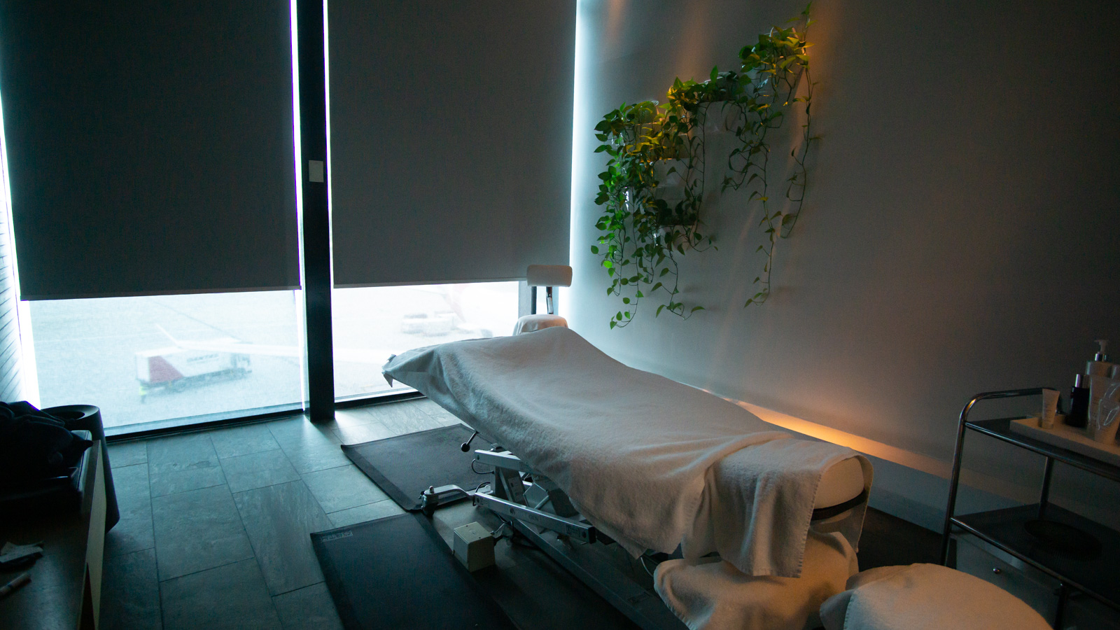 Views from the Qantas First Lounge spa in Melbourne