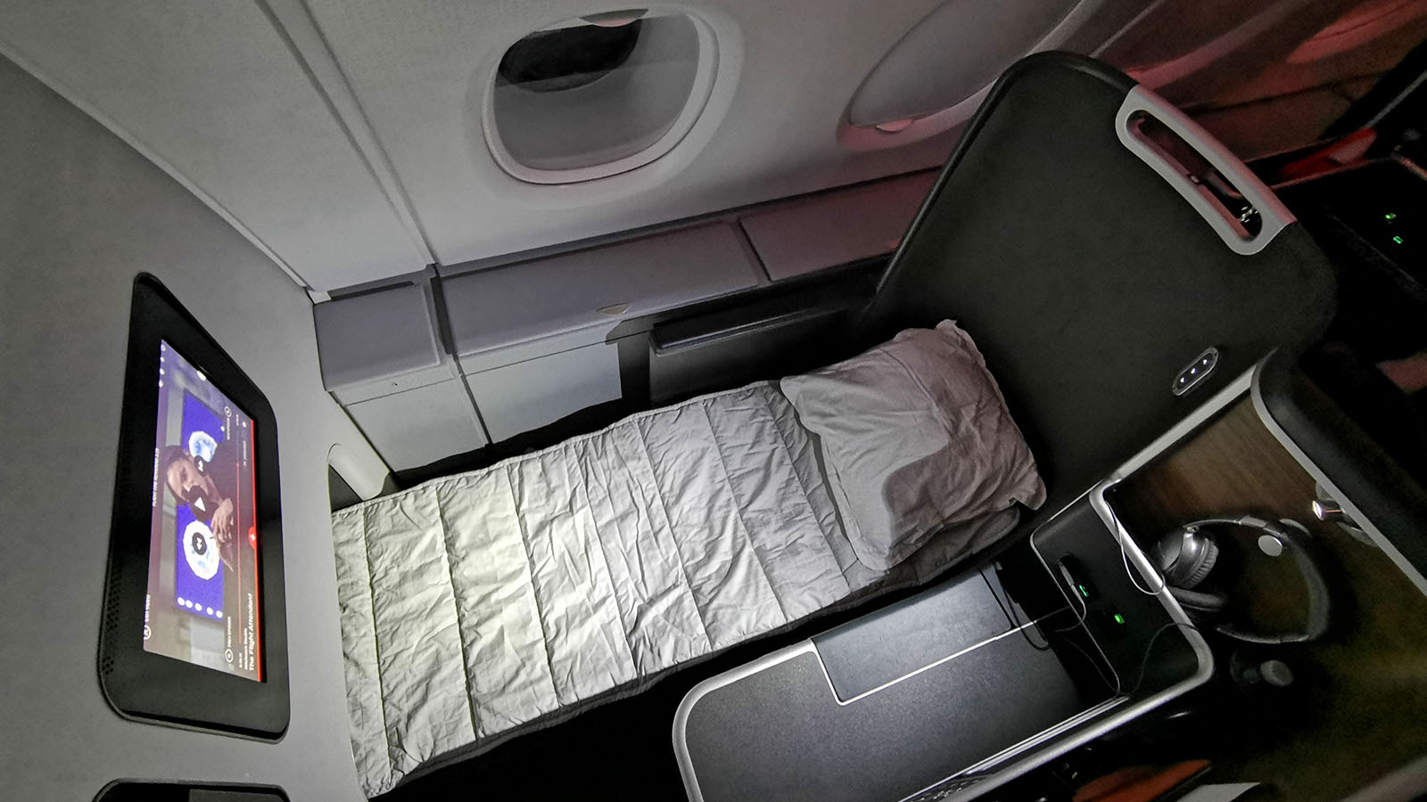 Qantas Airbus A380 Business bed