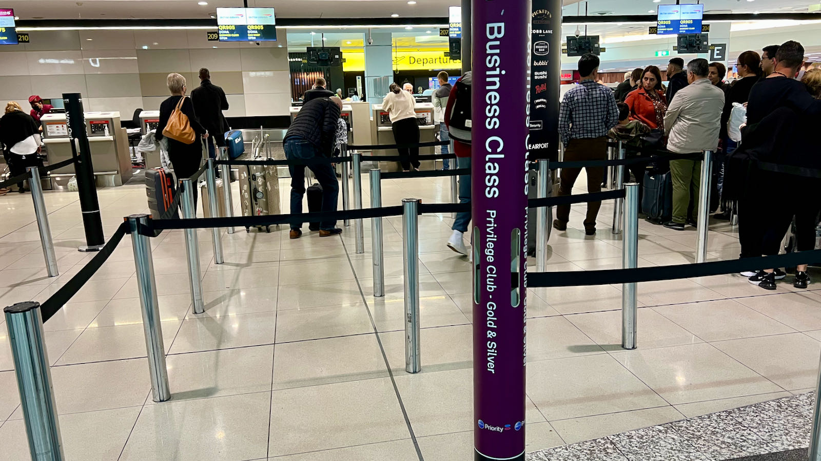 Qatar Airways priority boarding Melbourne