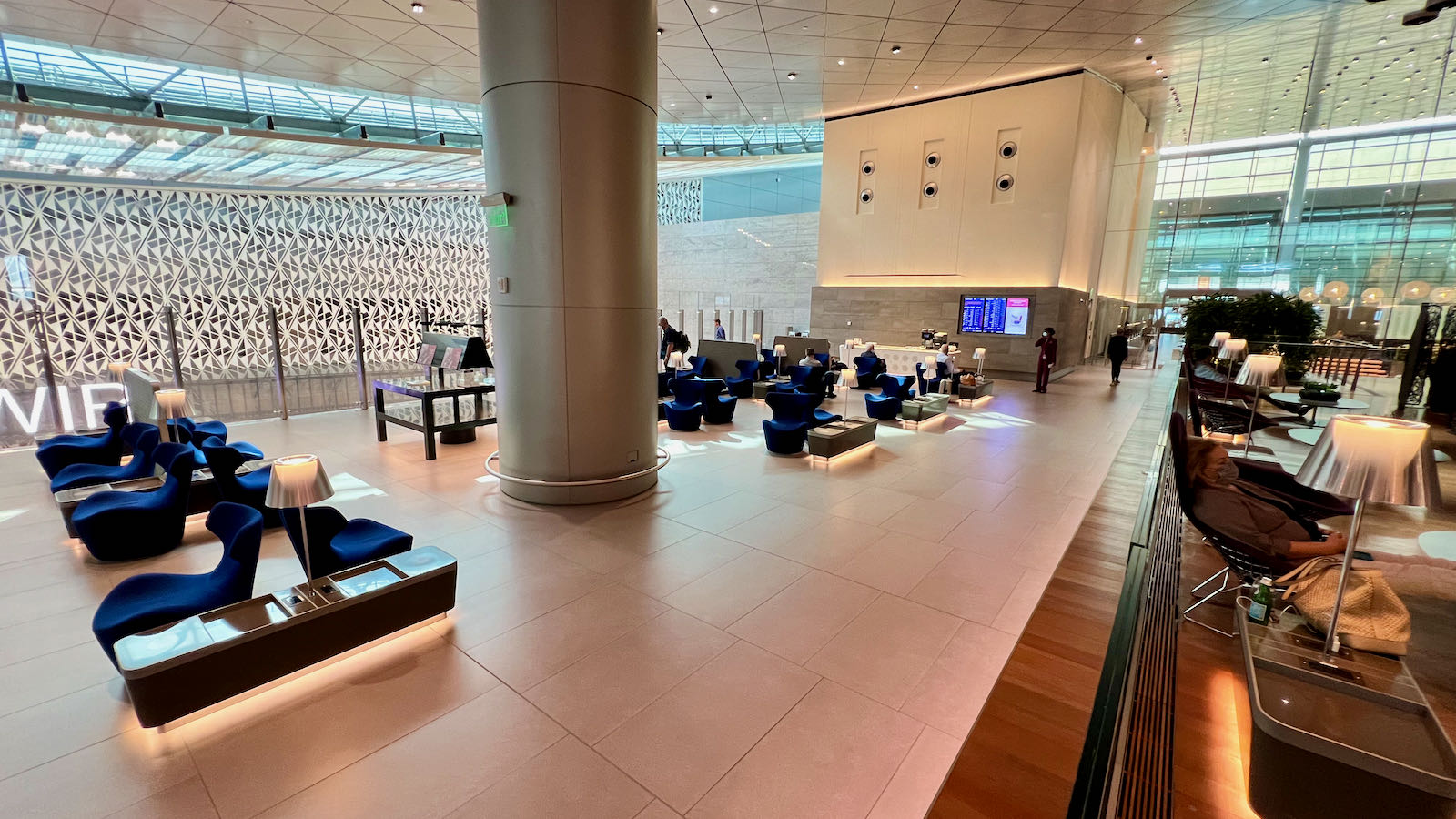 Al Mourjan Business Lounge is huge