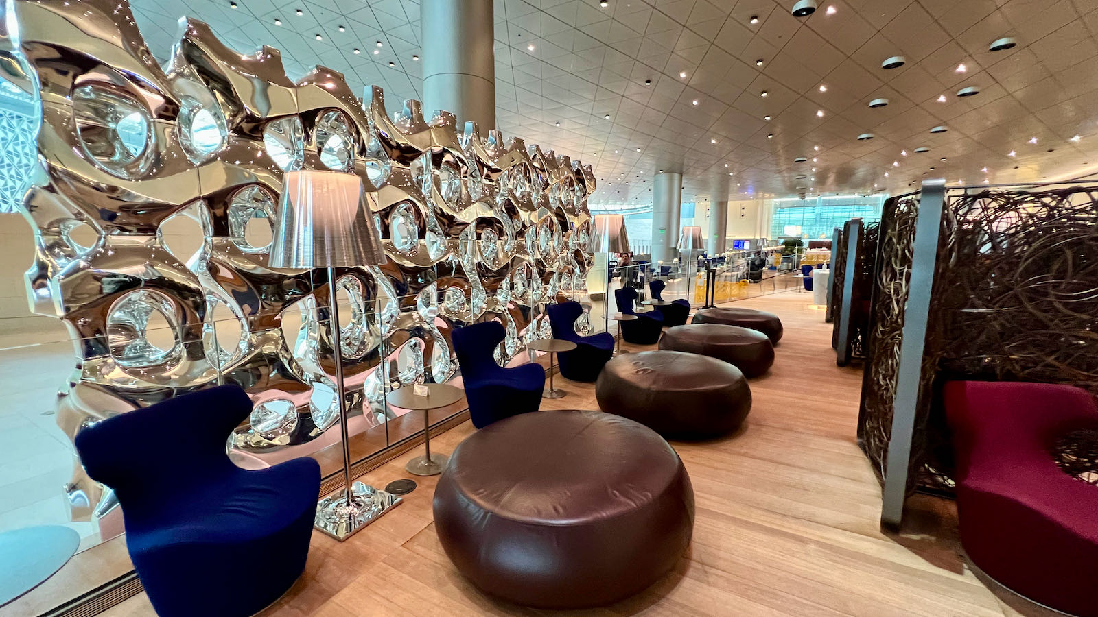 Review: Qatar Airways Al Mourjan Business Lounge, Doha - Point Hacks