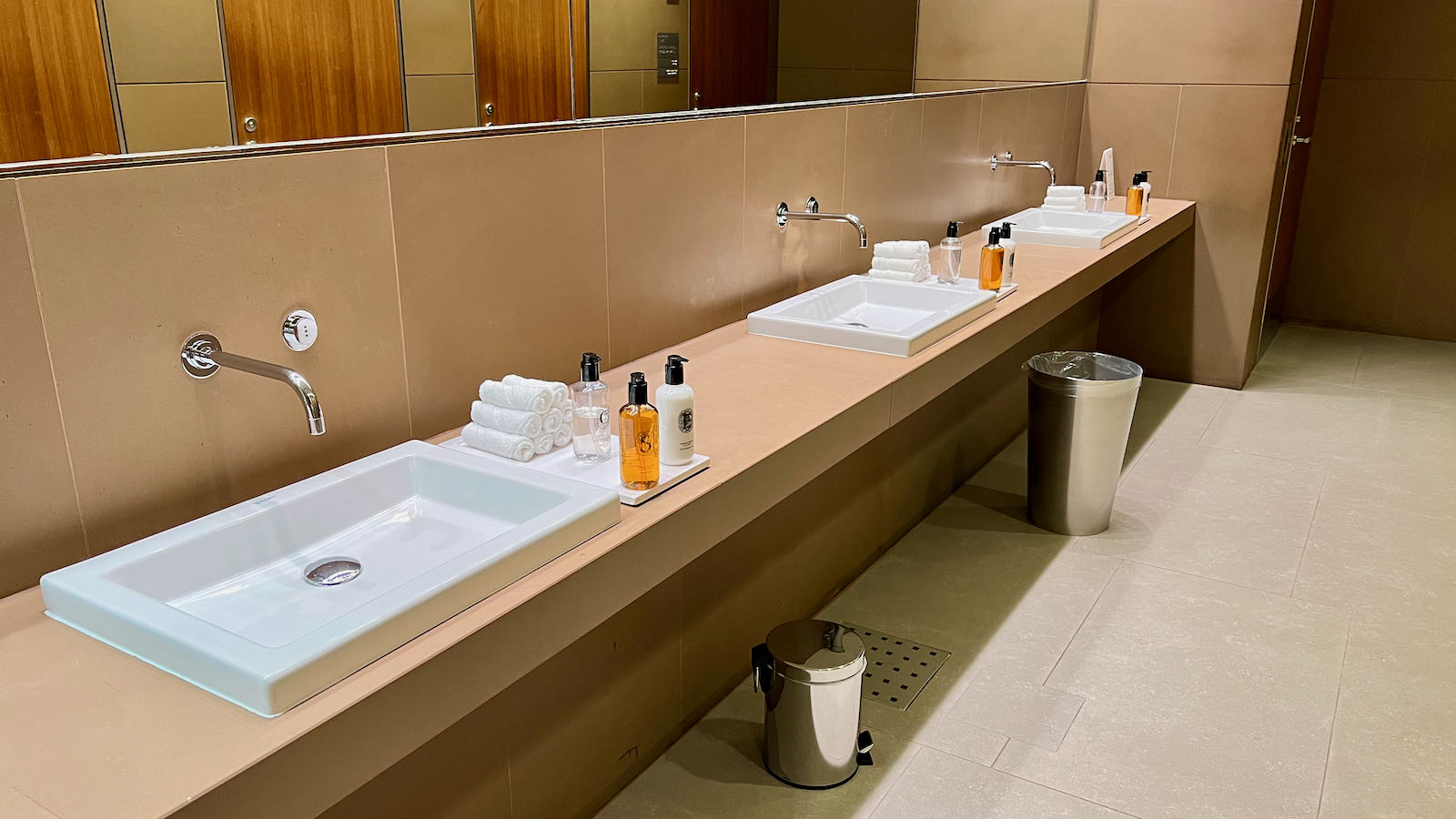 Qatar uses Diptyque toiletries in Business Class