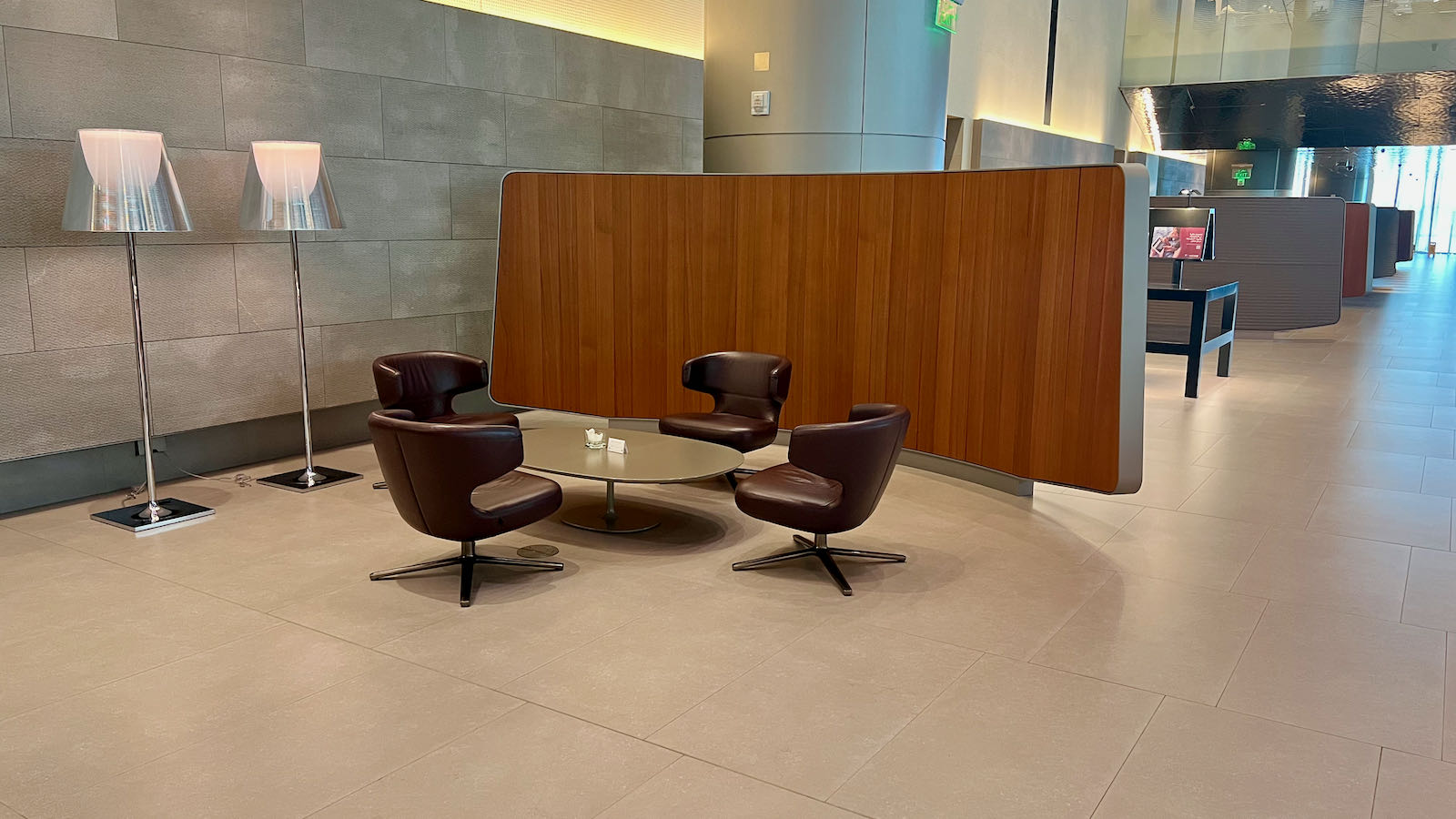 Review: Qatar Airways Al Mourjan Business Lounge, Doha - Point Hacks