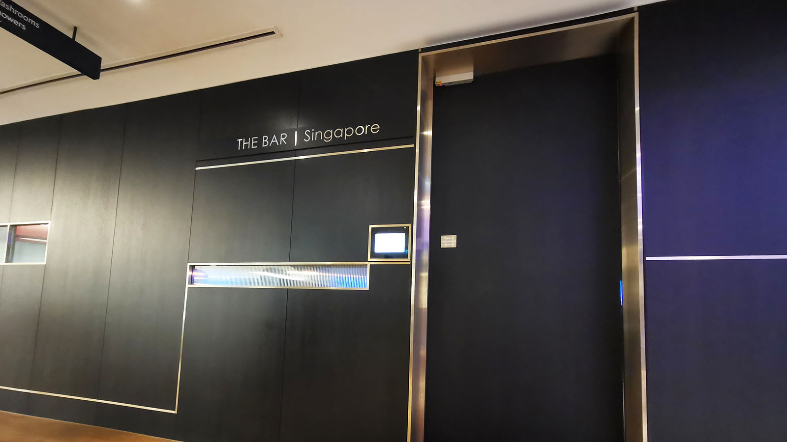 The Bar at the British Airways Lounge, Singapore