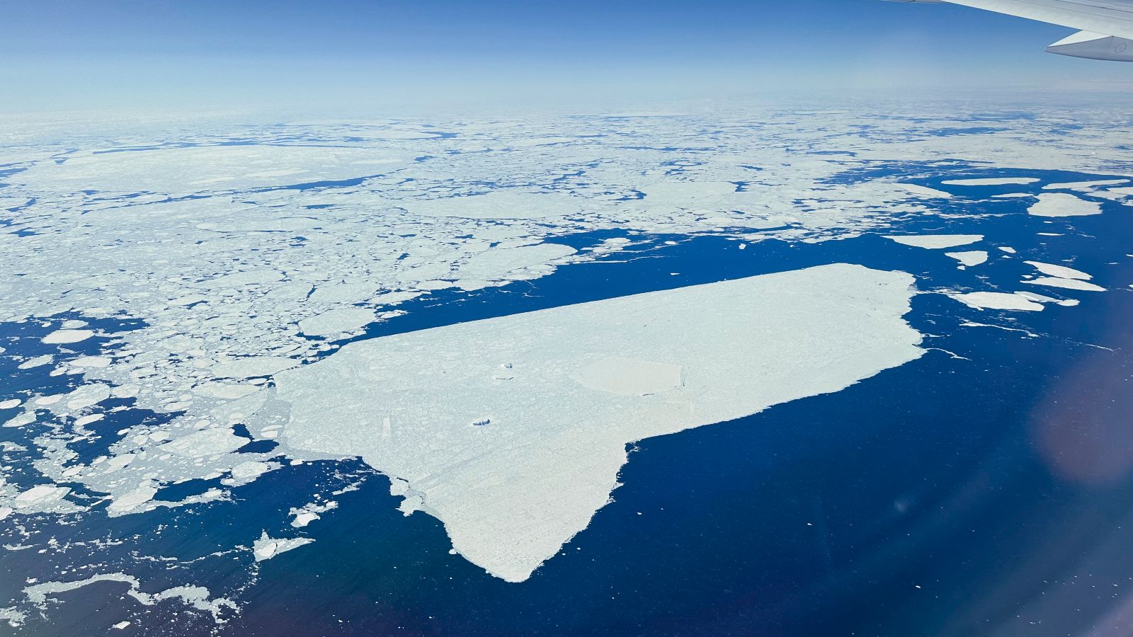 Antarctica view - South Pole flight - Point Hacks