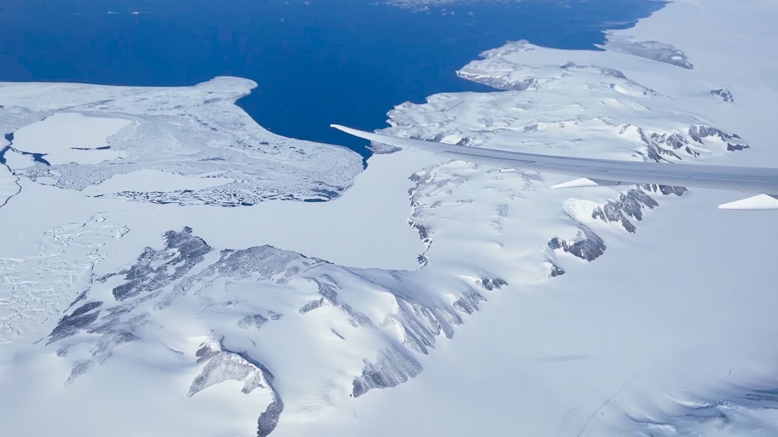 Antarctica Flight - Landscape Details - Point Hacks