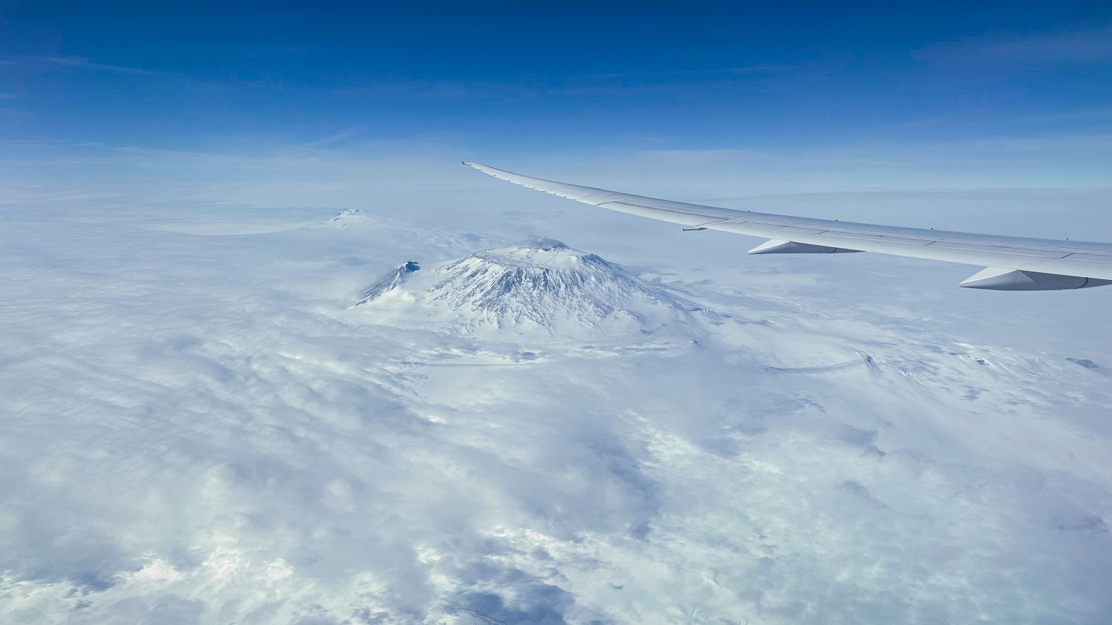 Antarctica Flight - Volcano - Point Hacks