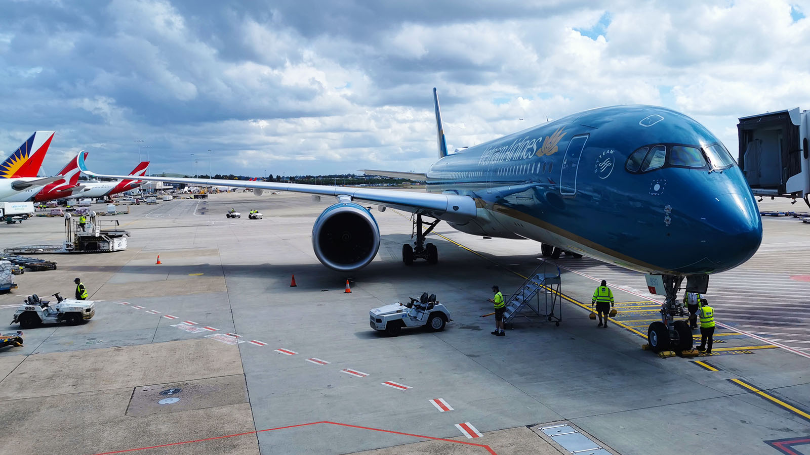 Vietnam Airlines jet seen from the SkyTeam Lounge, Sydney