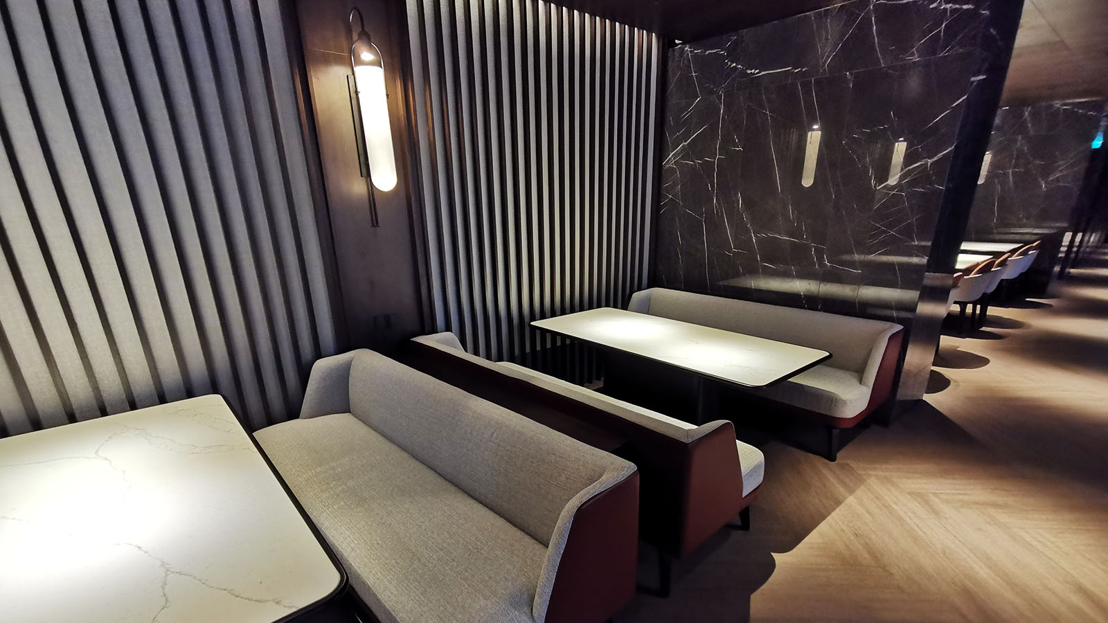 Booth seating in Hilton Singapore Orchard Executive Lounge