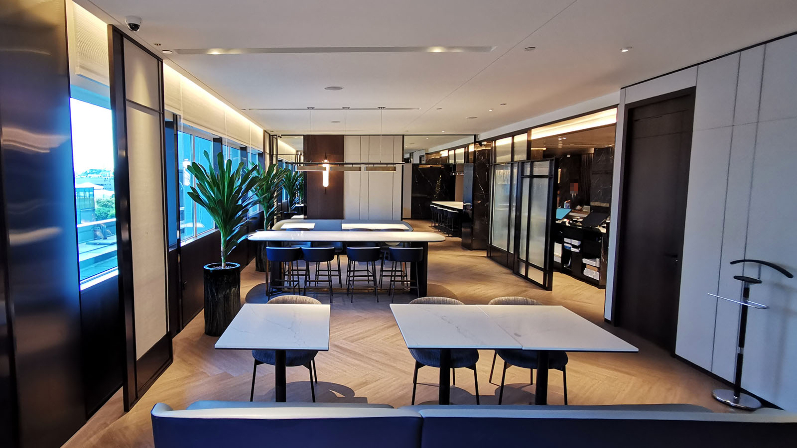 Dining area in Hilton Singapore Orchard Executive Lounge