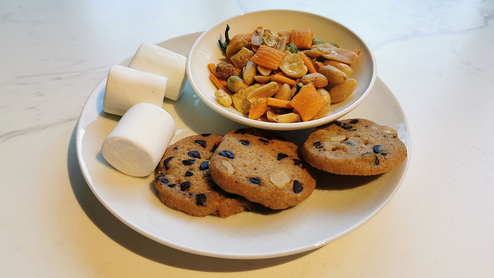 Cookies, marshmallows and nibbles at Hilton Singapore Orchard Executive Lounge