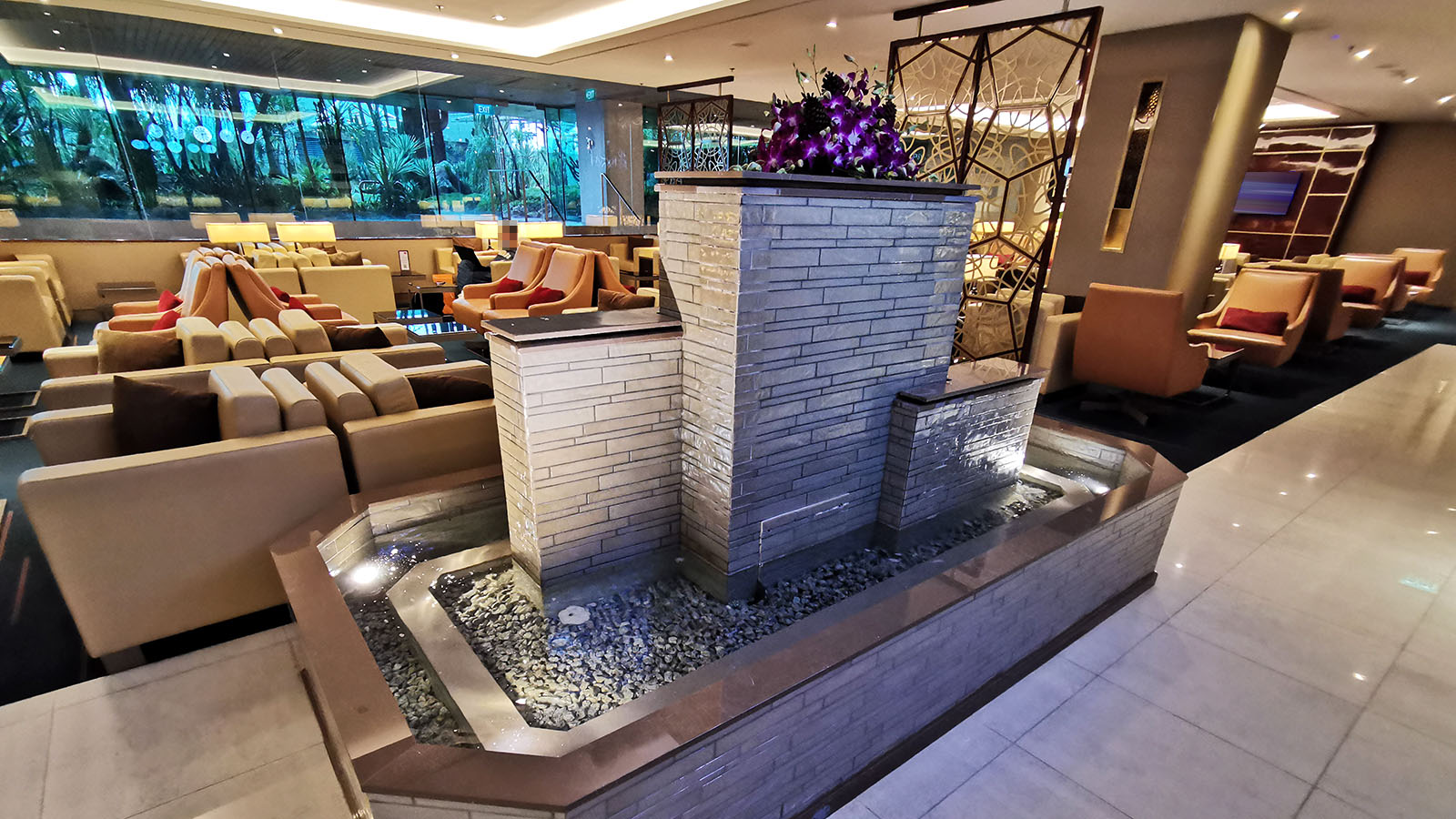 Water feature inside the Tan seating at the Emirates Lounge, Singapore