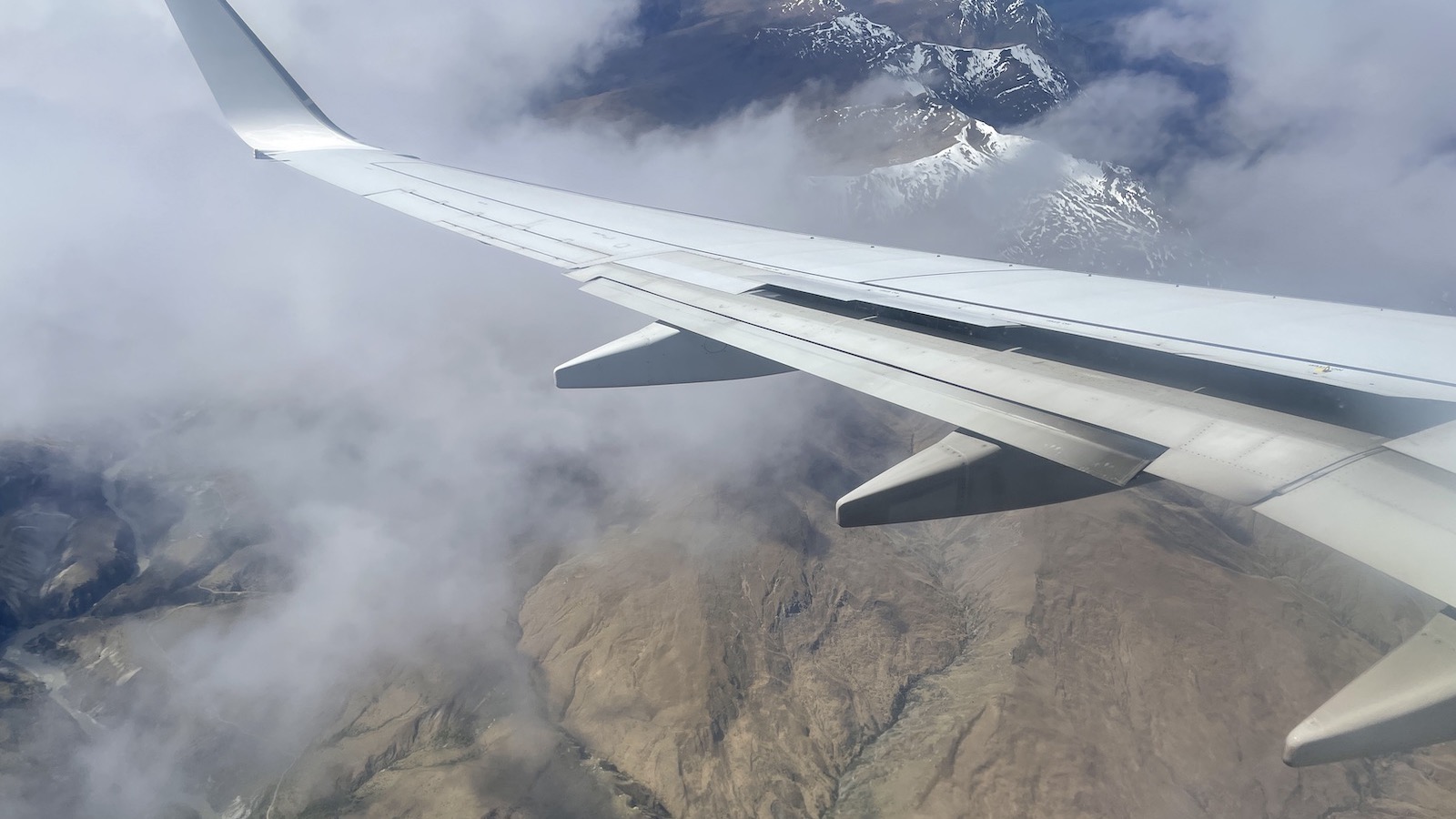 Virgin Australia plane landing in Queenstown