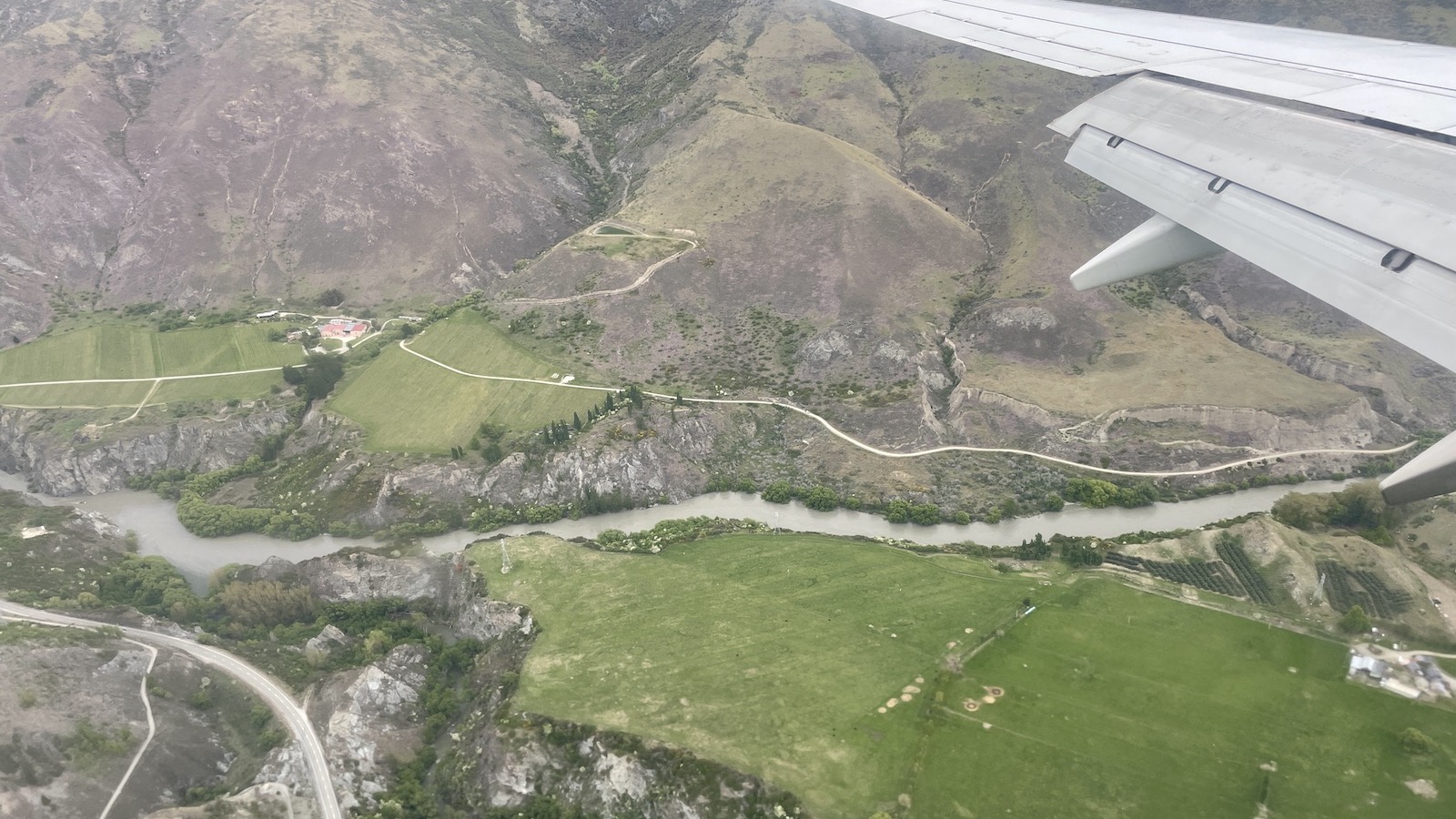 Virgin Australia plane approaching Queenstown airport