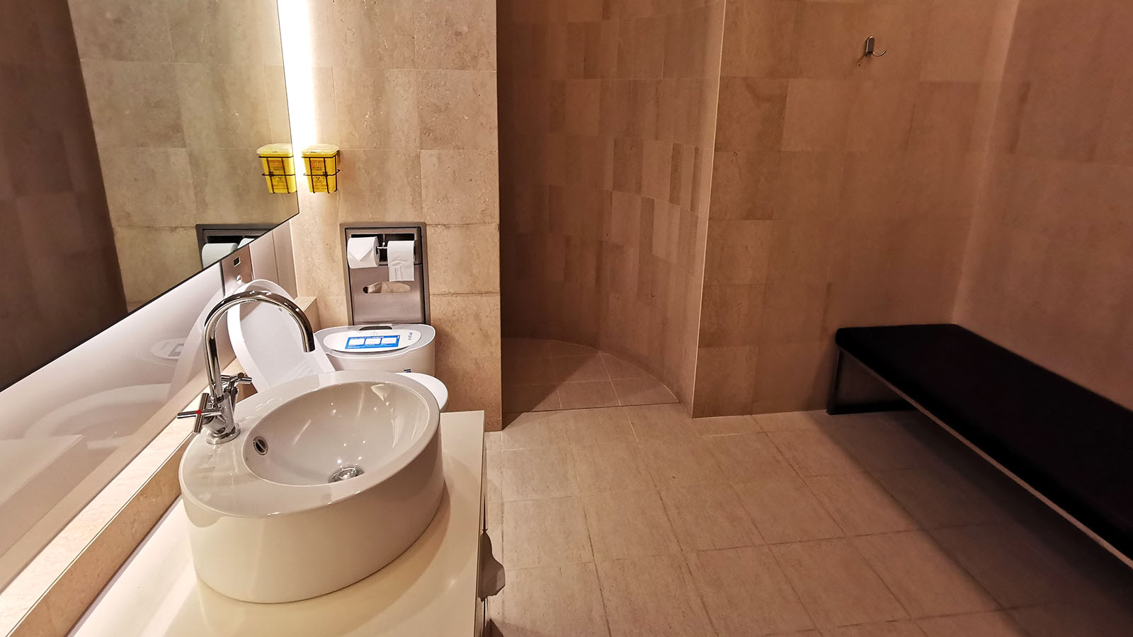 Family shower room at the Qantas International Business Lounge in Singapore