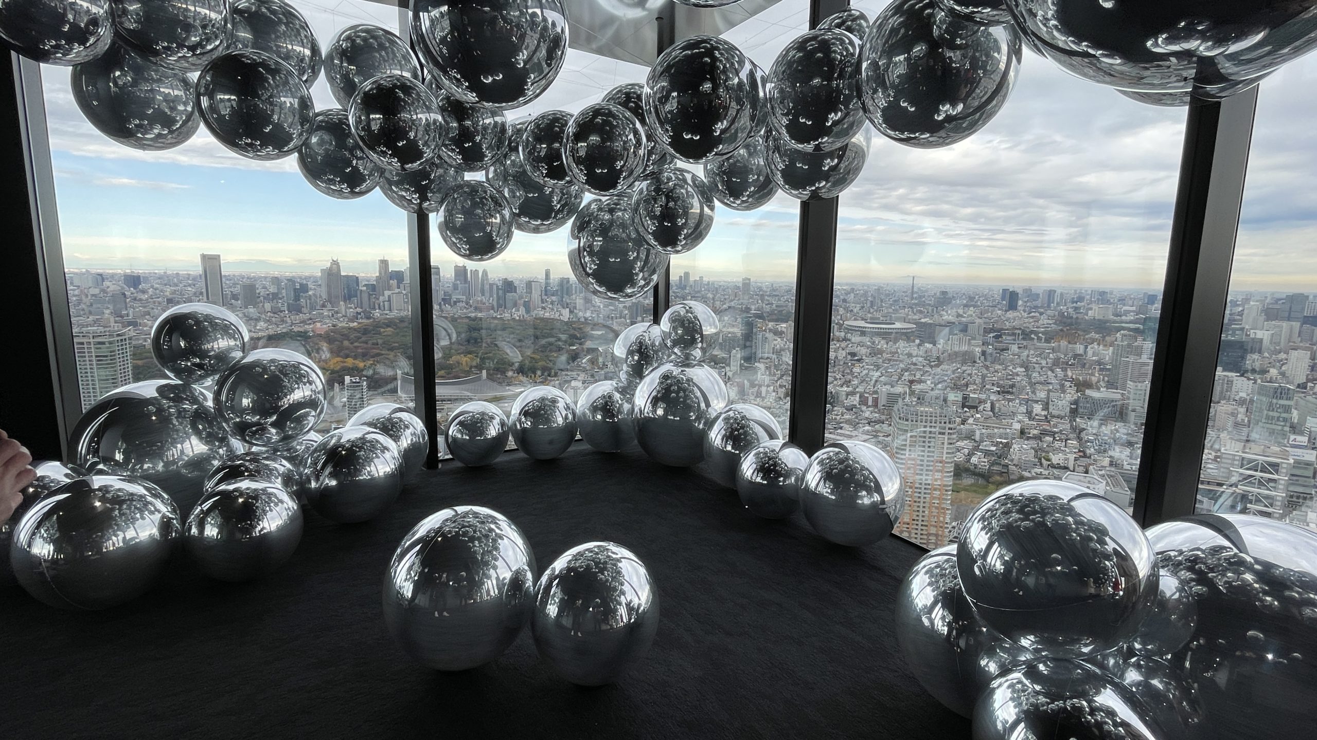 Shibuya Sky room with balloons