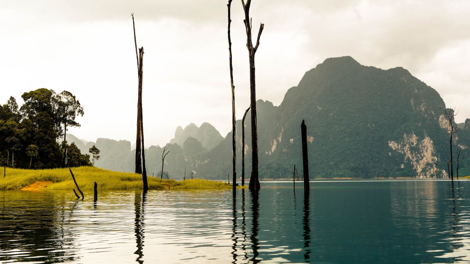 Khao Sok lake, Thailand