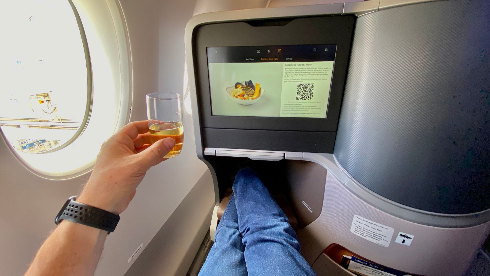 Singapore Airlines Business Class champagne