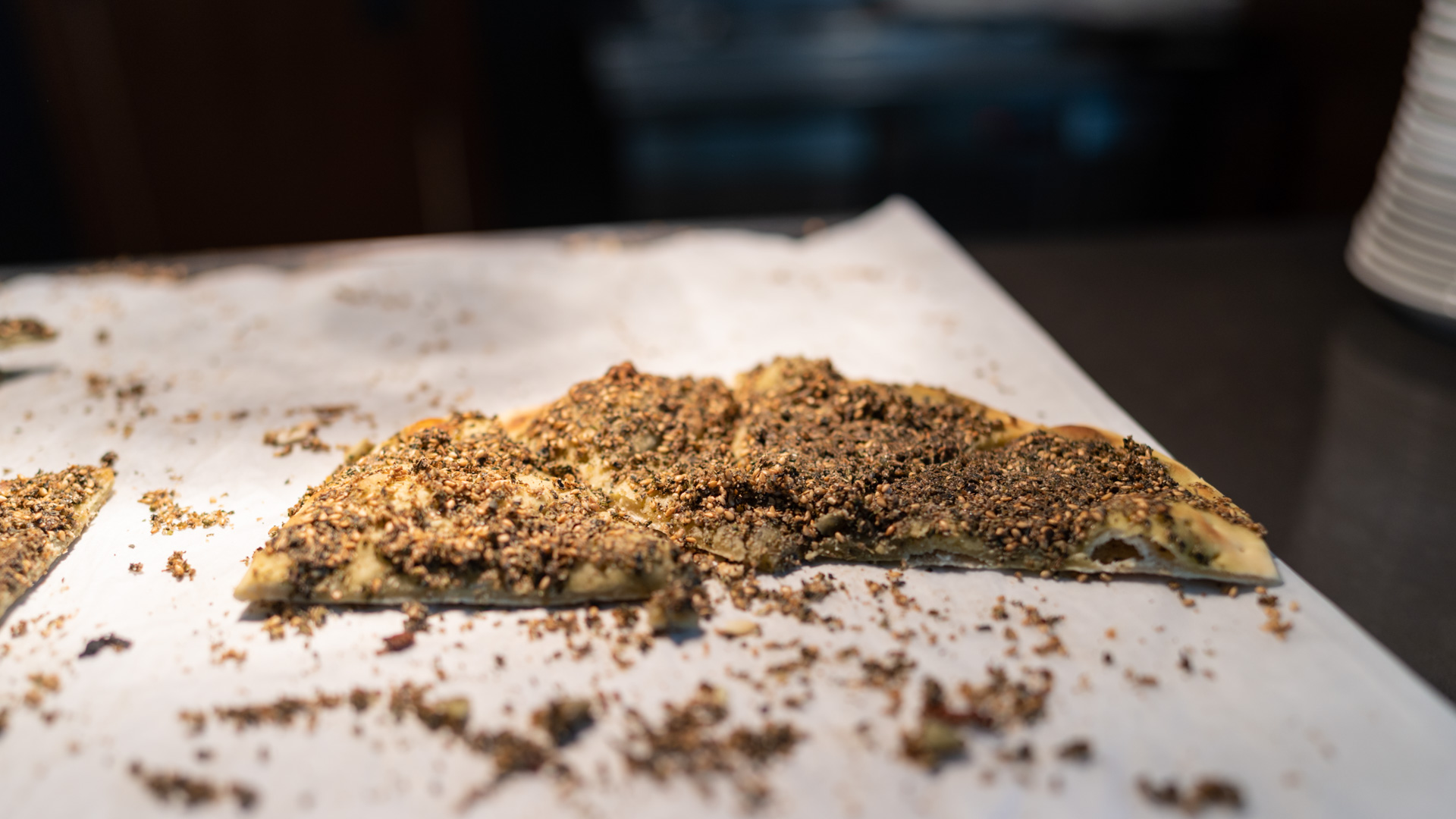 Royal Jordanian Crown Lounge za'atar manakish