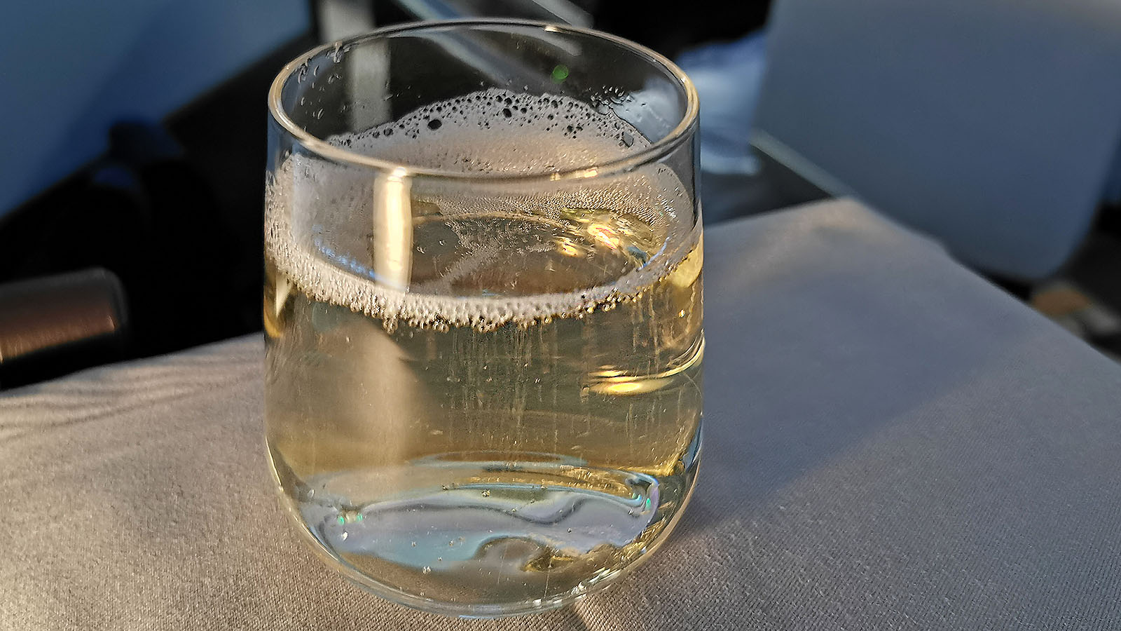 Sparkling wine in Hawaiian Airlines Airbus A330 Business Class