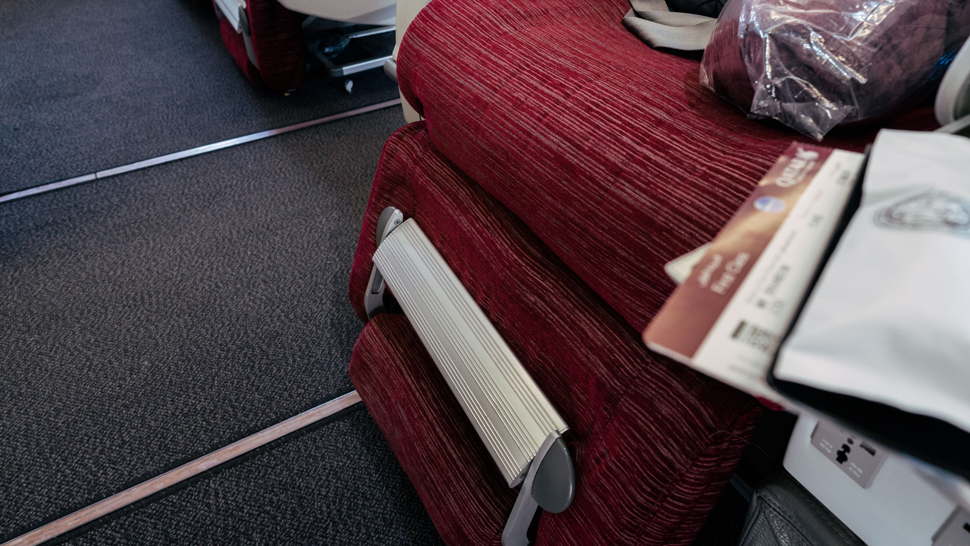 Qatar Airways A320 First Class footrest