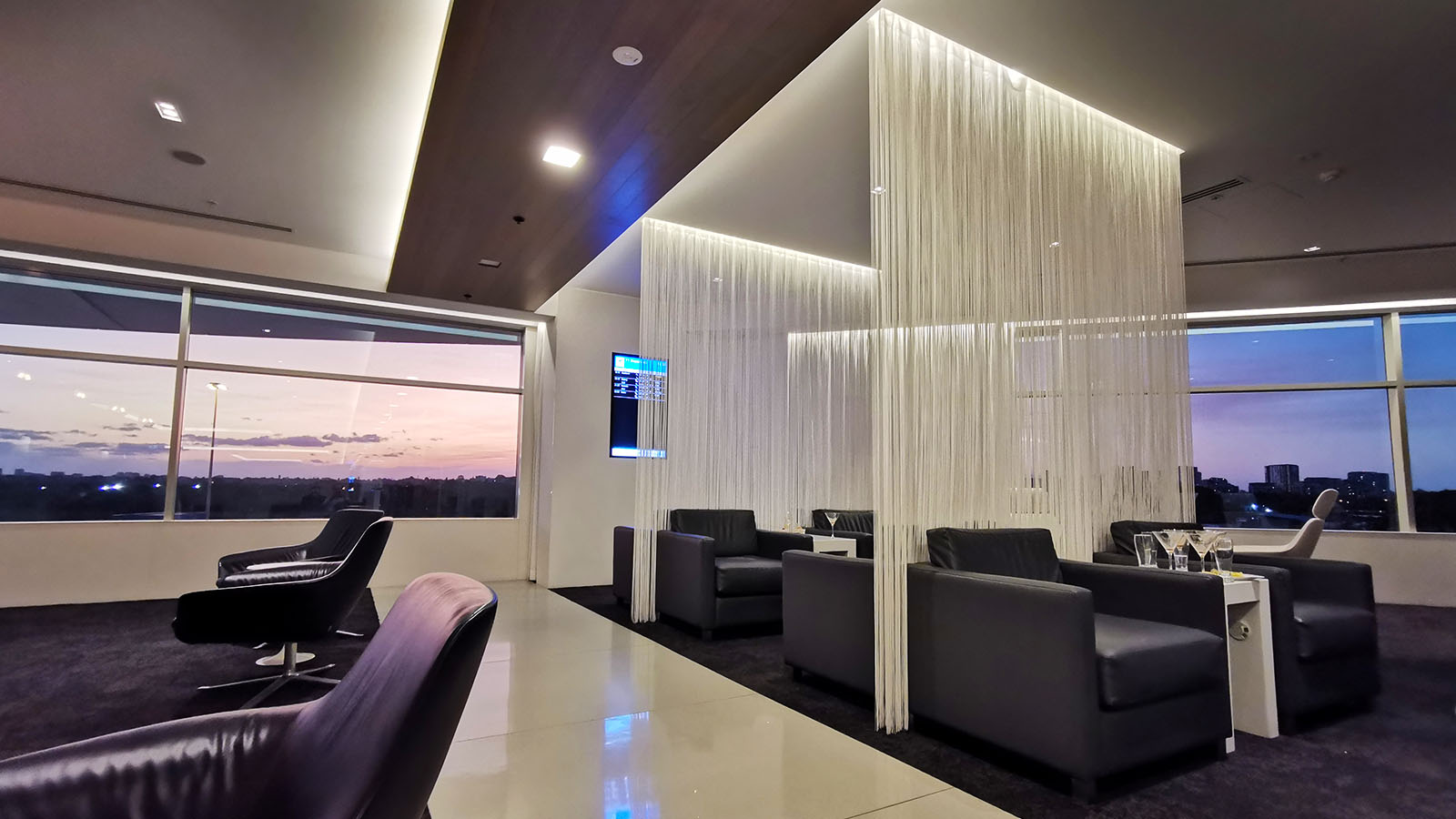 Relaxation area in Air New Zealand Sydney International Lounge