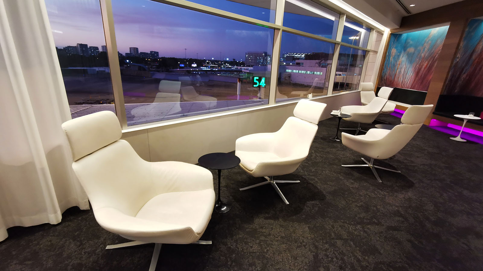 Relaxation area in Air New Zealand Sydney International Lounge