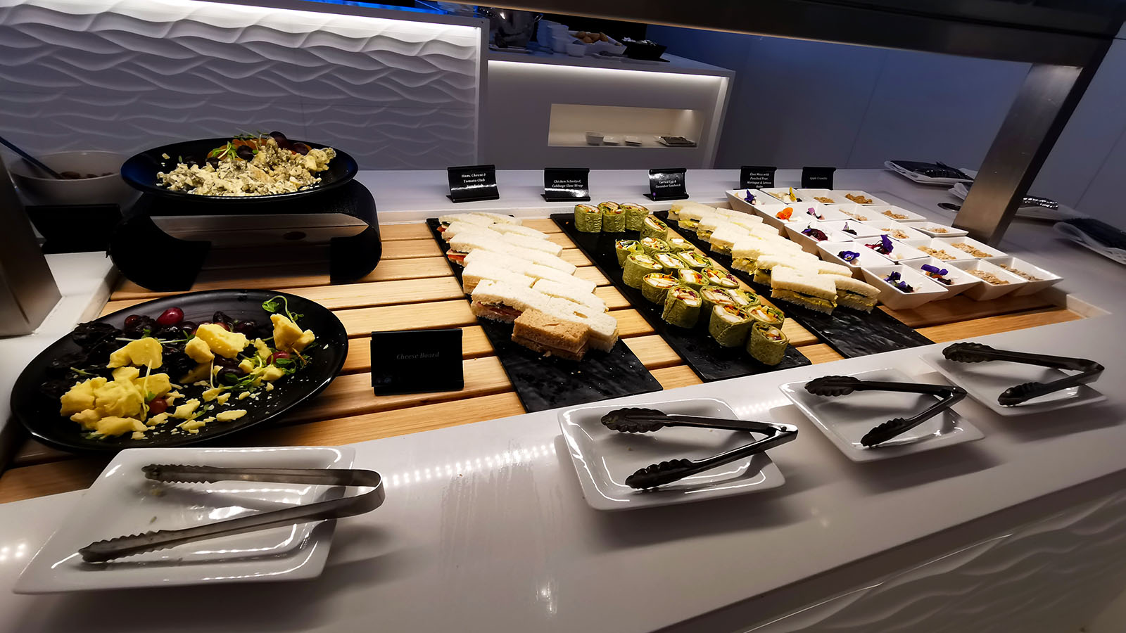 Buffet in Air New Zealand Sydney International Lounge