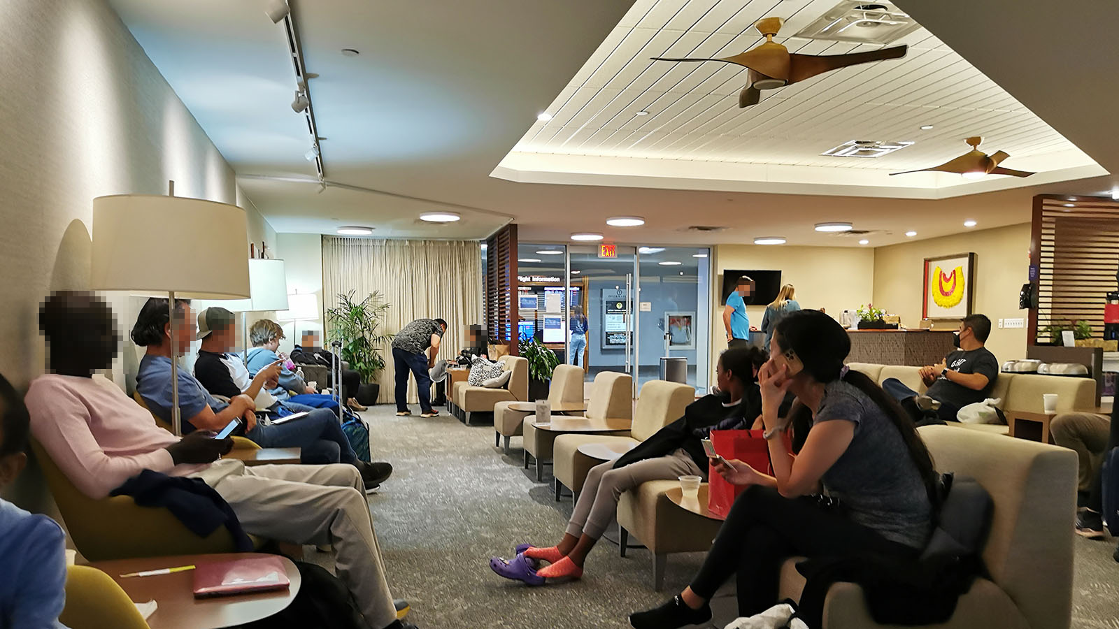 Relaxation area in the Hawaiian Airlines Premier Club in Honolulu