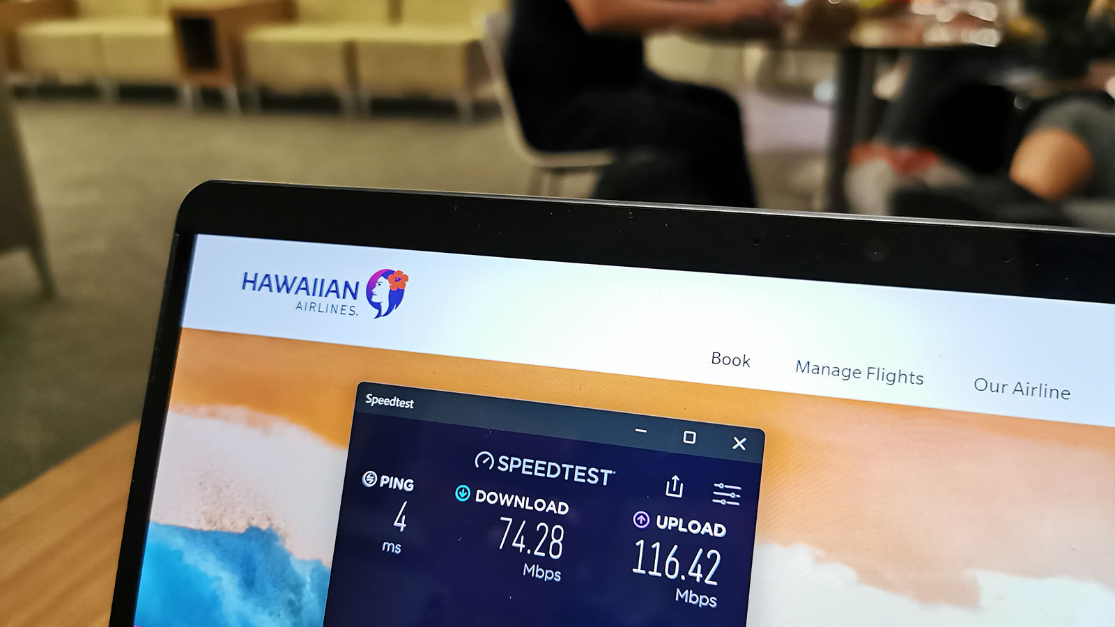 Wireless Internet access in the Hawaiian Airlines Premier Club in Honolulu