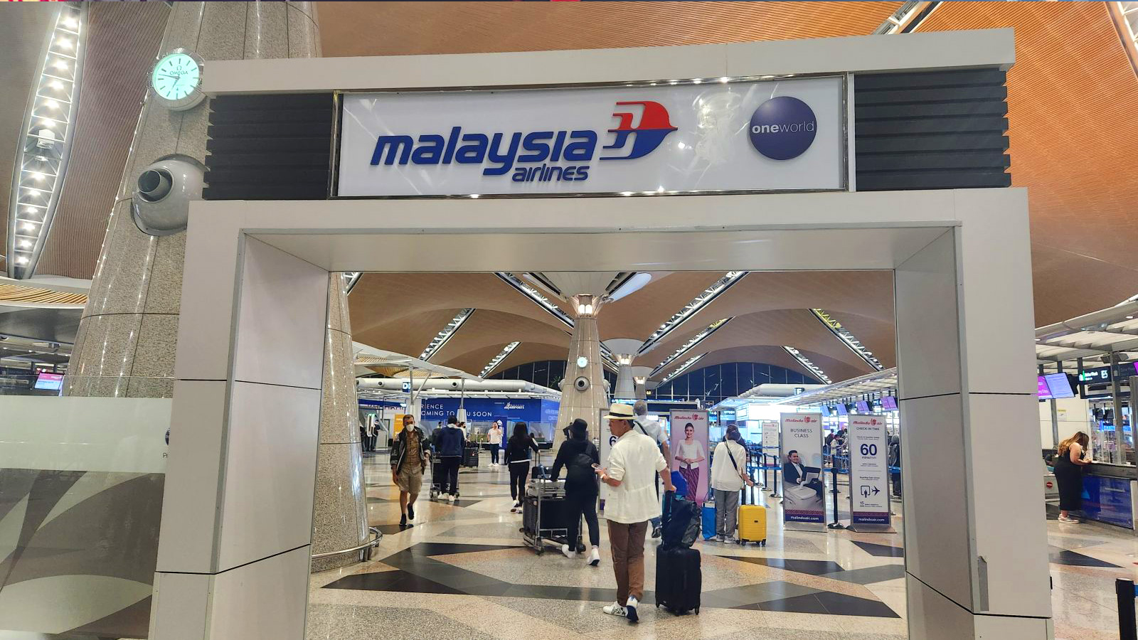 Malaysia Airlines check in counter at KLIA