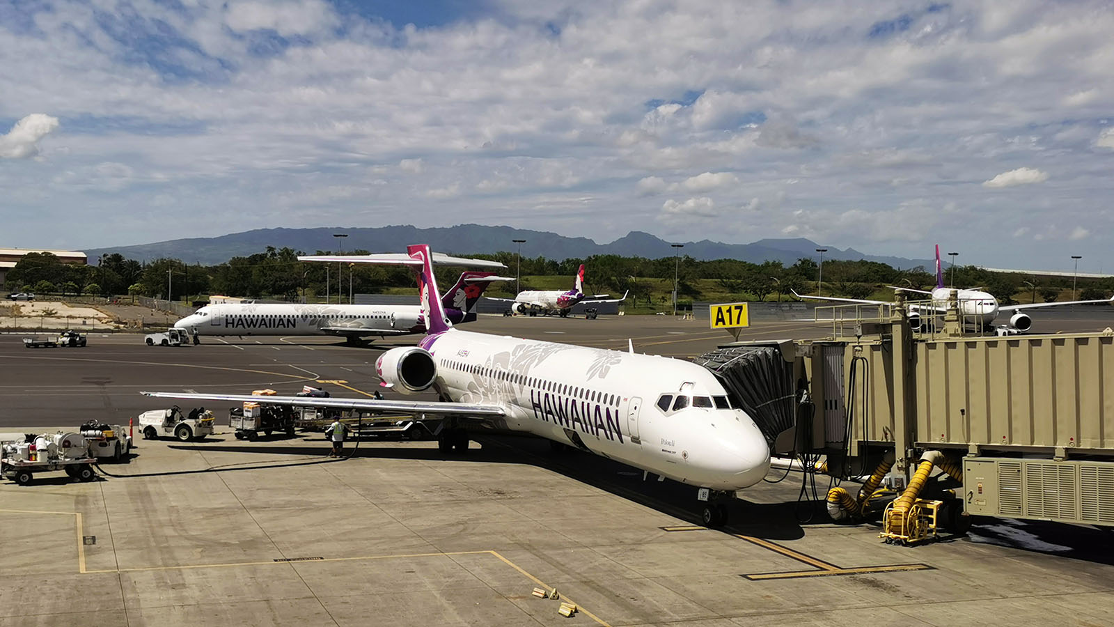 View of a parked Hawaiian Airlines Boeing 717 in Honolulu