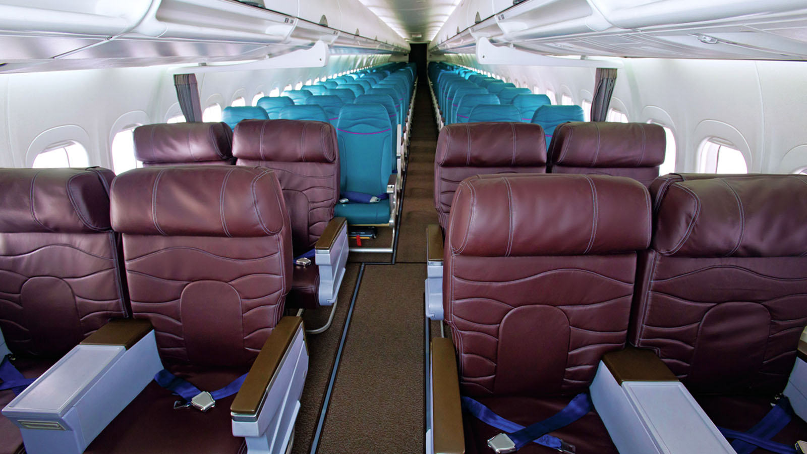 First Class and Main Cabin seating on a Hawaiian Airlines Boeing 717