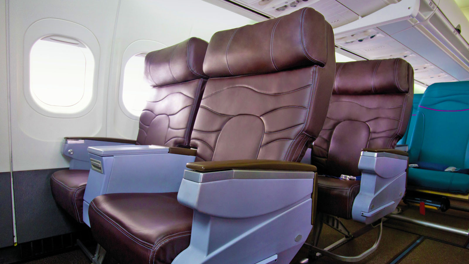 First Class seating on a Hawaiian Airlines Boeing 717