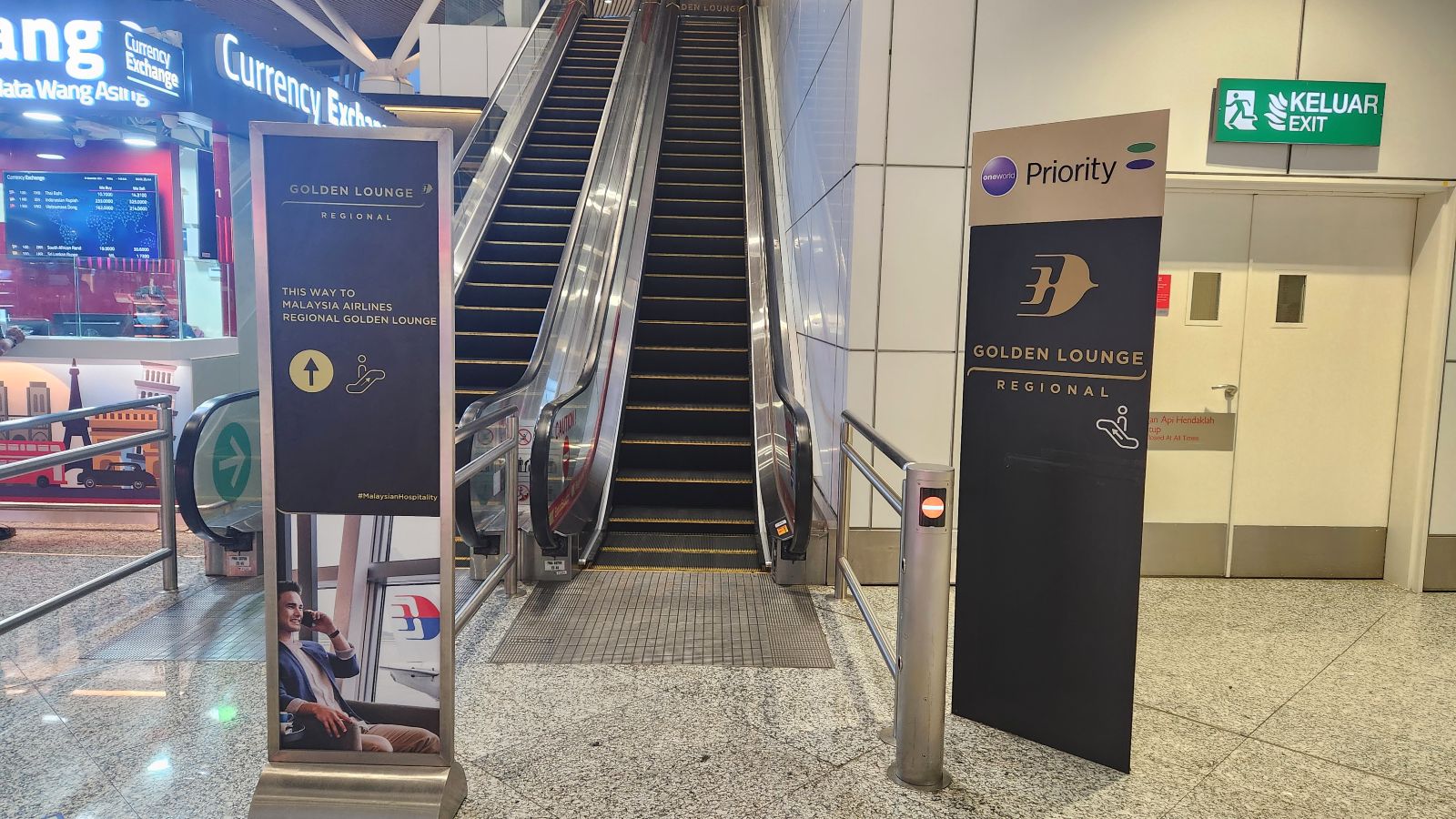 Entrance to Malaysia Airlines Regional Golden Lounge KLIA