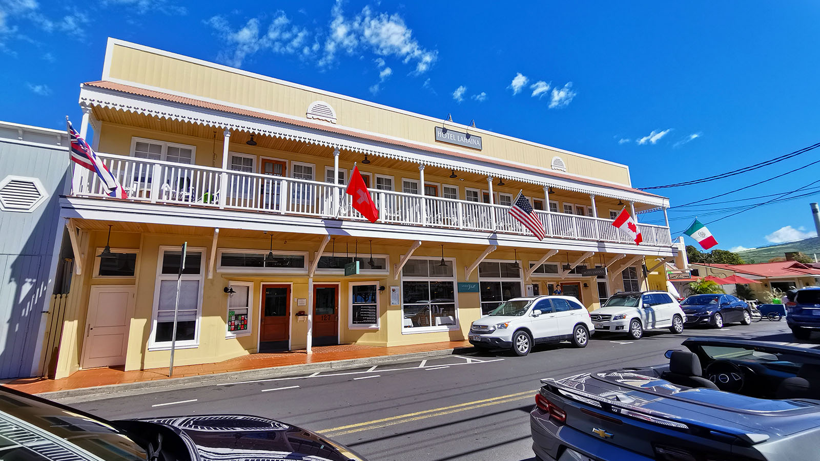 Street view of Hotel Lahaina in Maui, Hawaii