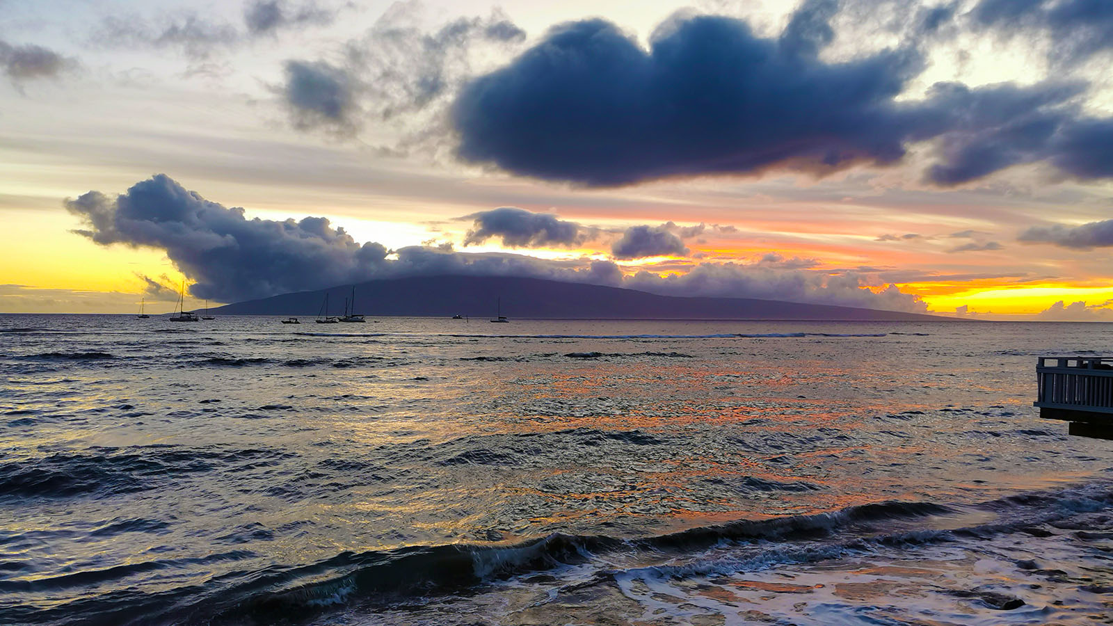 Sun going down in Hawaii