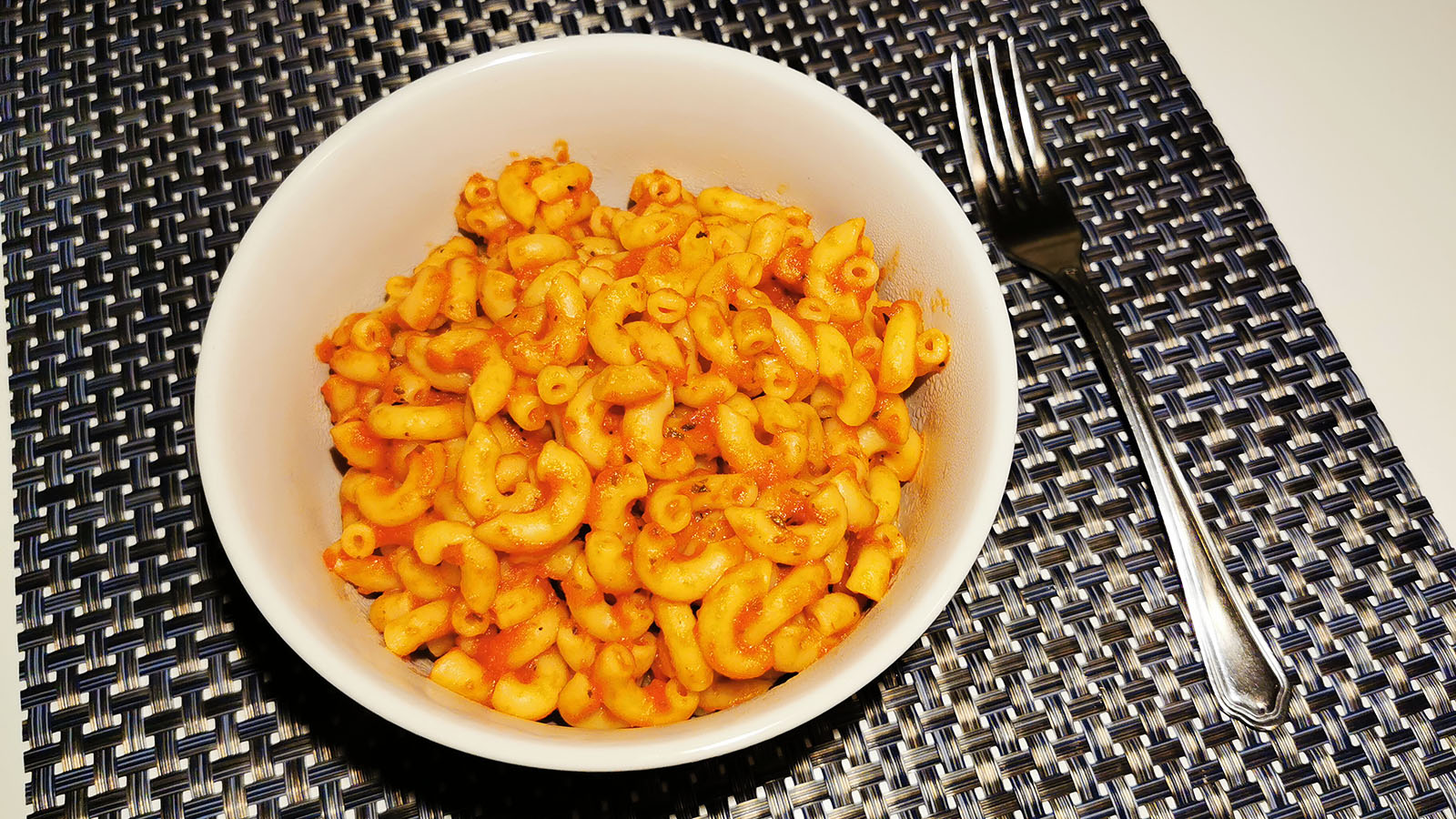 Cooked pasta in an apartment