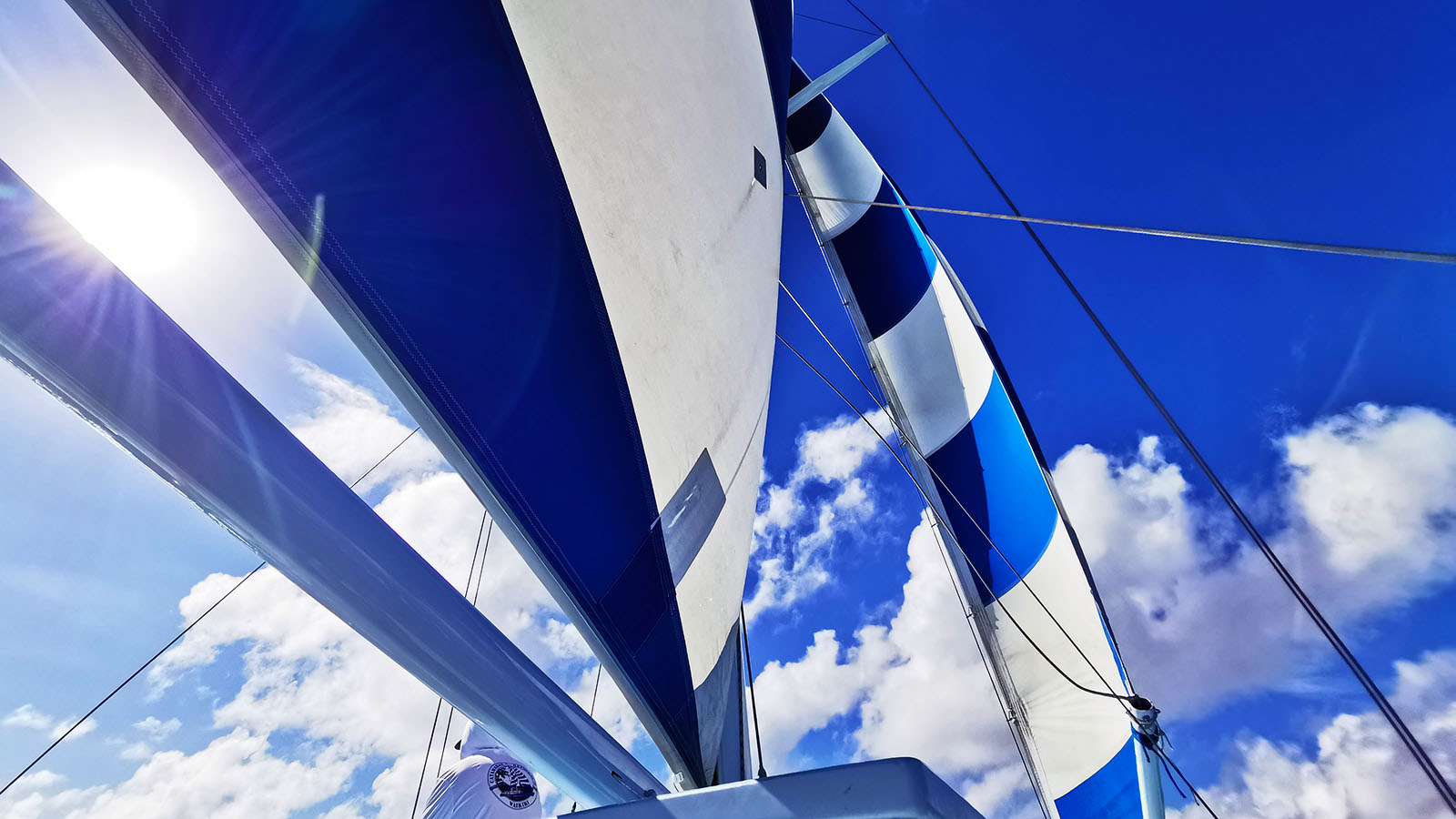 Sails and sun in Hawaii