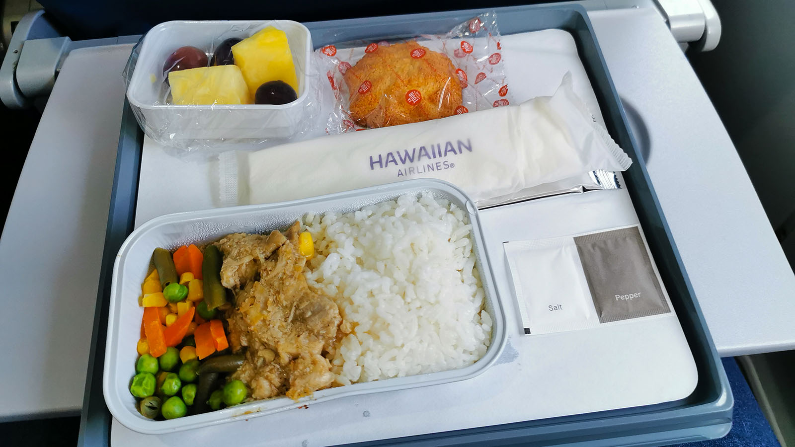 Chicken meal on Hawaiian Airlines