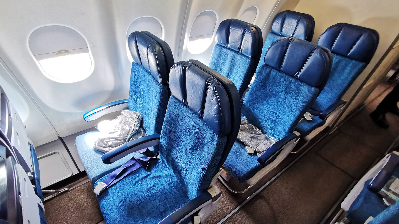 Economy Class on Hawaiian Airlines