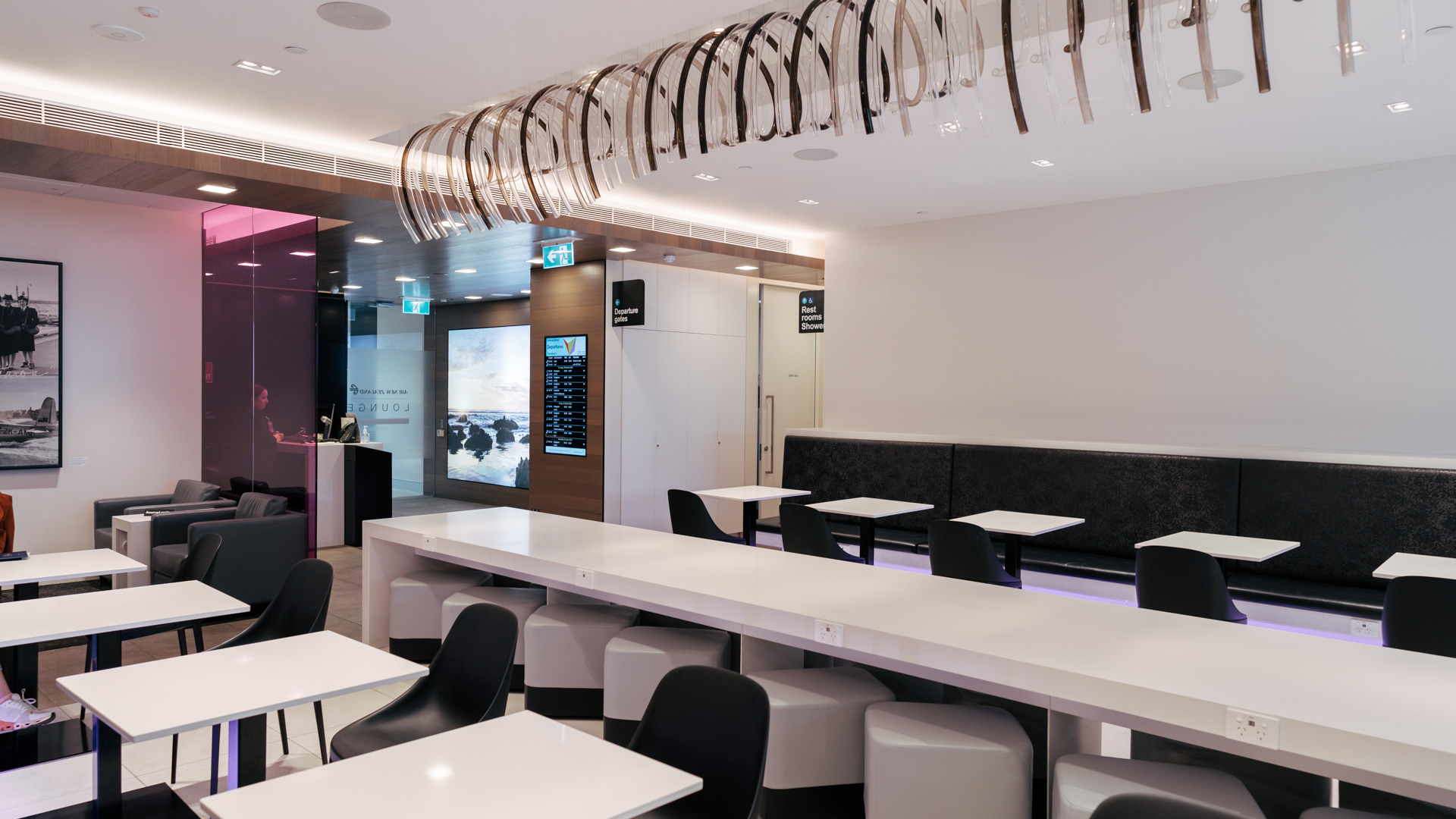 Air New Zealand Lounge Perth dining area