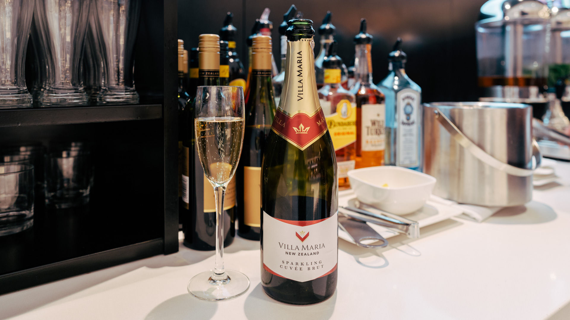 Air New Zealand Lounge Perth sparkling wine