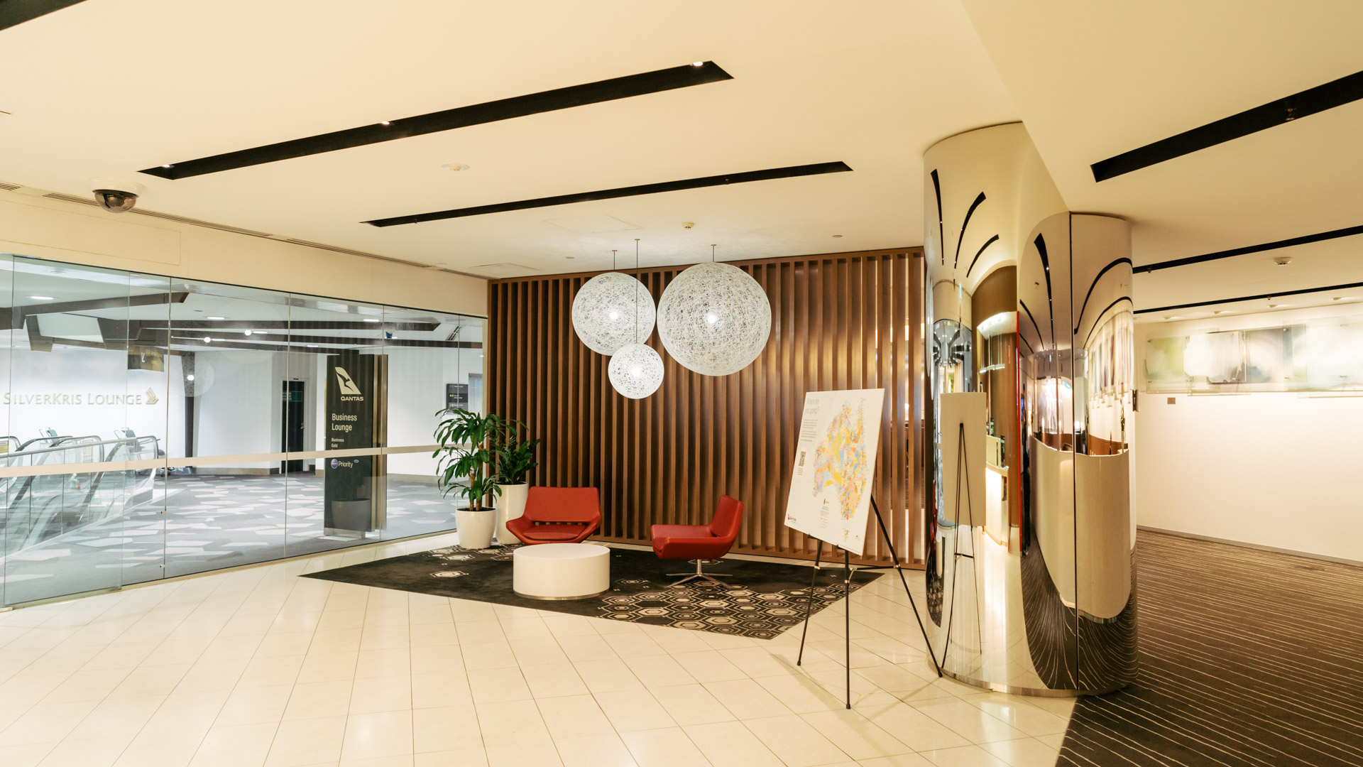 Qantas International Business Lounge Melbourne foyer