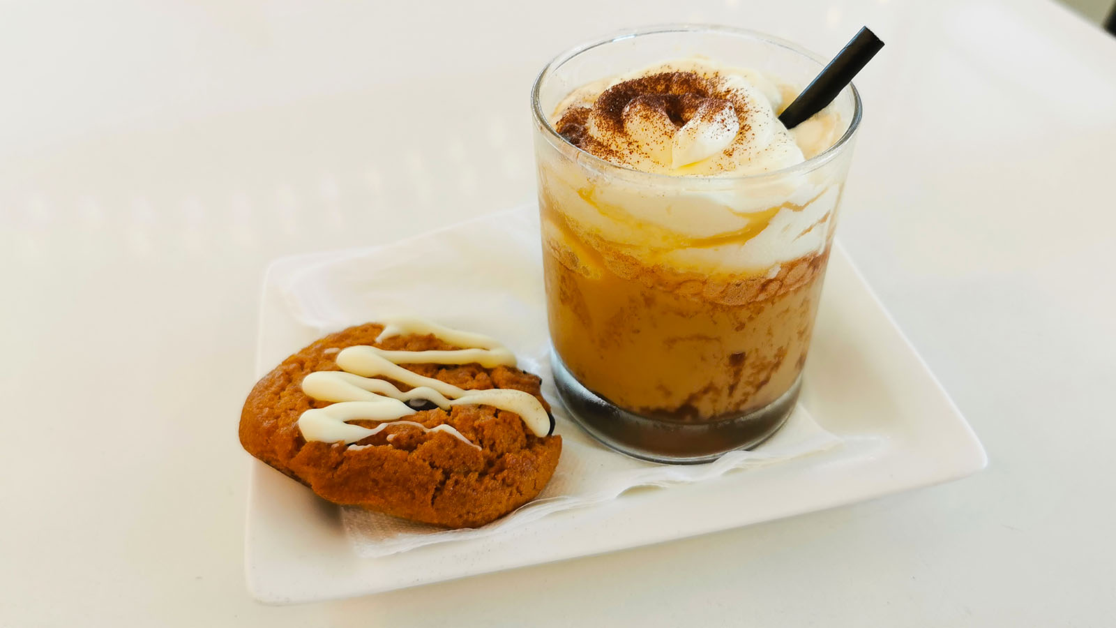 Drink and snack in Air New Zealand's Brisbane lounge