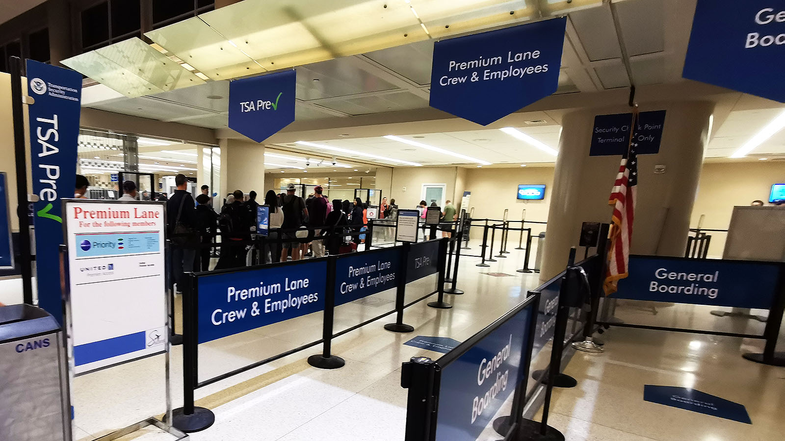 Fast-track airport lane in San Antonio flying United