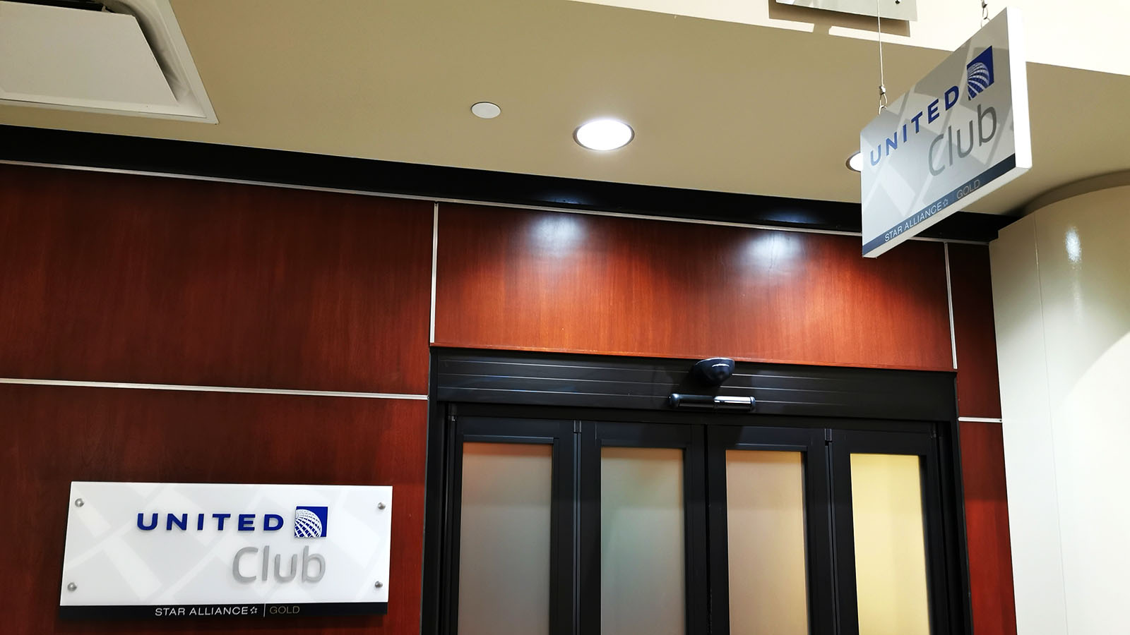 Exterior of San Antonio United Club lounge