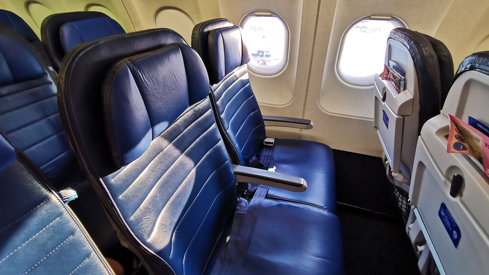 United's blue Economy seats on the Airbus A319