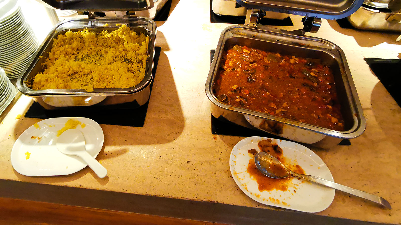 Curry with rice in the Qantas International Business Lounge in Los Angeles