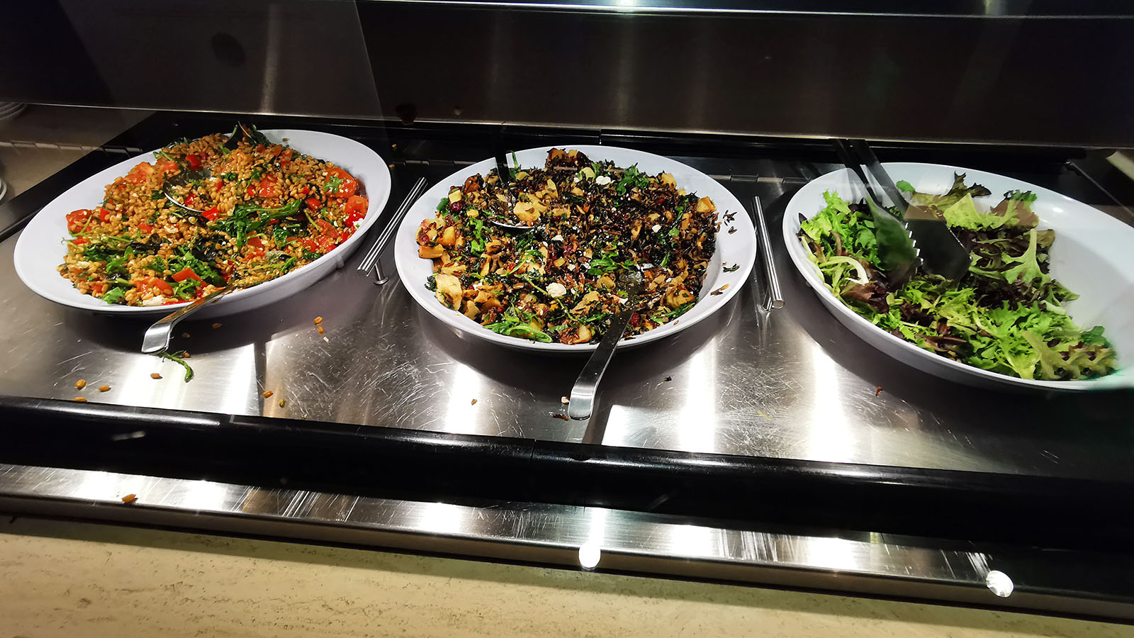 Fresh food in the Qantas International Business Lounge in Los Angeles